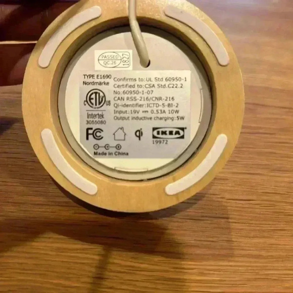 IKEA Qi wireless charger white and light wood - Picture 2 of 2